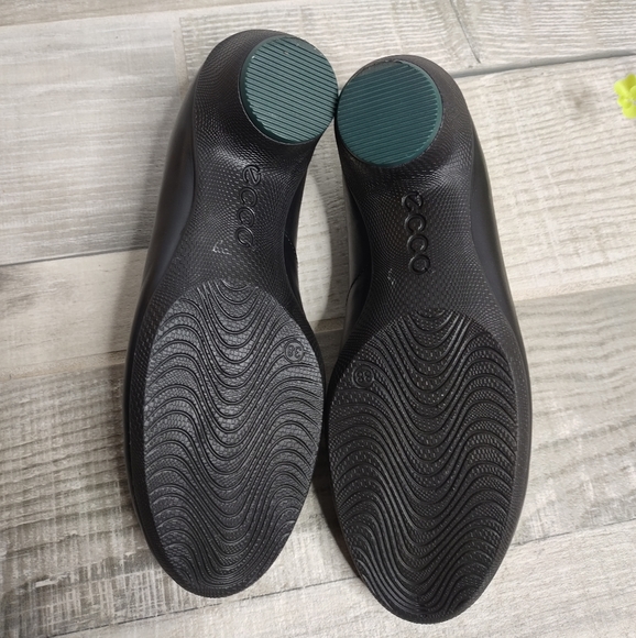 Ecco Black Noir Women's Sculptured Pumps EUR 38 US 7/7.5 - Picture 4 of 13